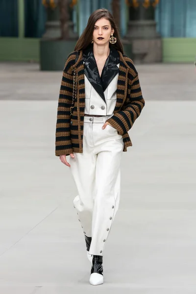 Look 13